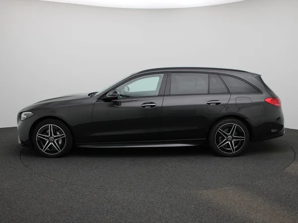 Mercedes-Benz C-Klasse (2023) — foto 34 van 60