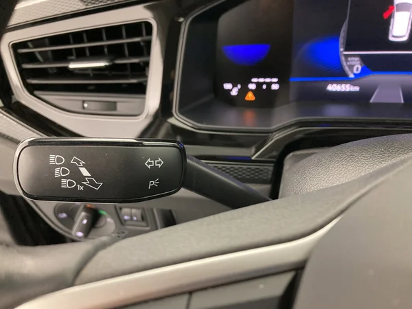 VOLKSWAGEN Polo (2024) — foto 28 van 36