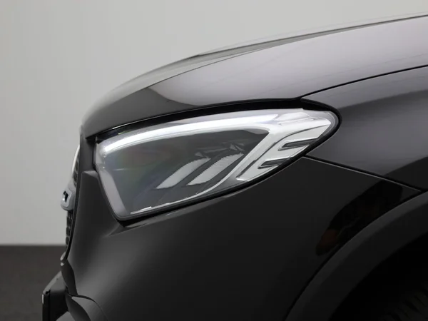 Mercedes-Benz GLC (2025) — foto 8 van 51