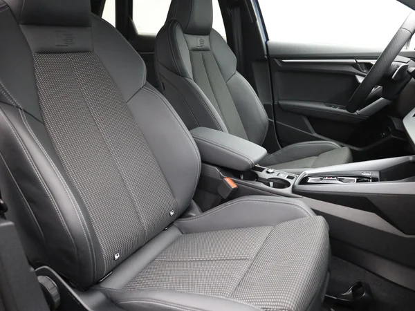 AUDI A3 Sportback (2025) — foto 18 van 23
