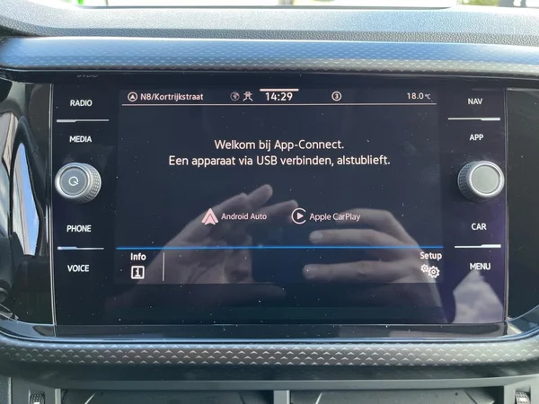 VOLKSWAGEN T-Cross (2024) — foto 5 van 21