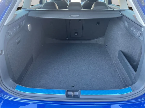 SKODA Superb Combi (2025) — foto 9 van 17