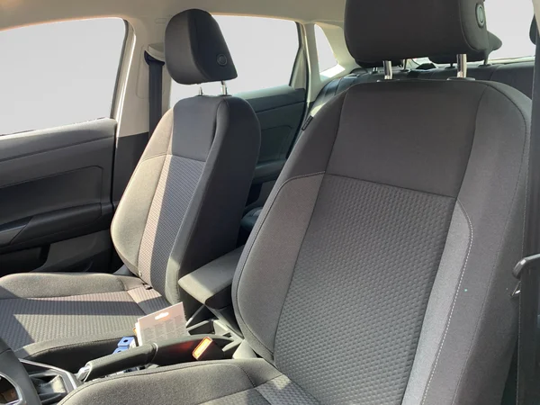 VOLKSWAGEN Polo (2024) — foto 2 van 12