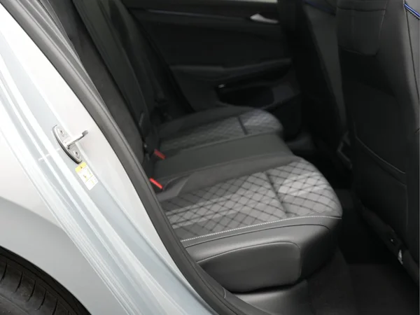 VOLKSWAGEN Golf VIII (2026) — foto 9 van 10