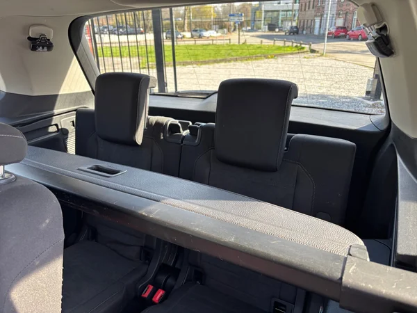 VOLKSWAGEN Touran (2019) — foto 8 van 20