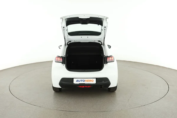 Peugeot 208 (2021) — foto 7 van 16