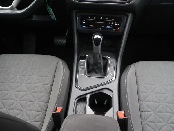 VOLKSWAGEN Tiguan eHybrid (PHEV) (2022) — foto 6 van 26