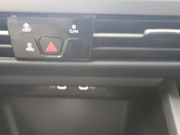 VOLKSWAGEN Golf VIII SW (2024) — foto 7 van 30