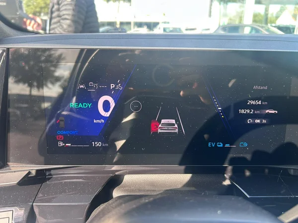 Renault Rafale (2025) — foto 2 van 20