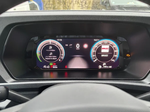 VOLKSWAGEN Caddy Maxi Van eHybrid (PHEV) (2026) — foto 4 van 24