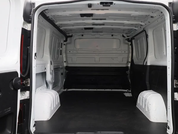 Renault Trafic (2022) — foto 9 van 39
