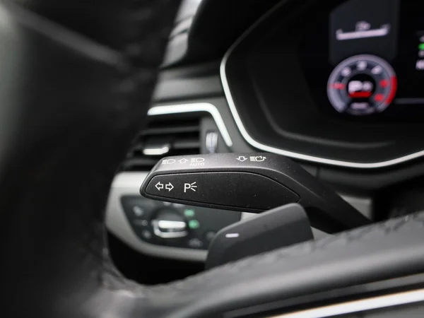 Audi A5 (2022) — foto 16 van 48