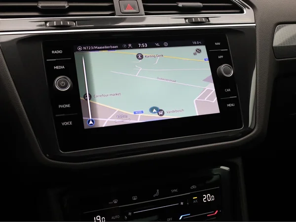 VOLKSWAGEN Tiguan (2023) — foto 10 van 20