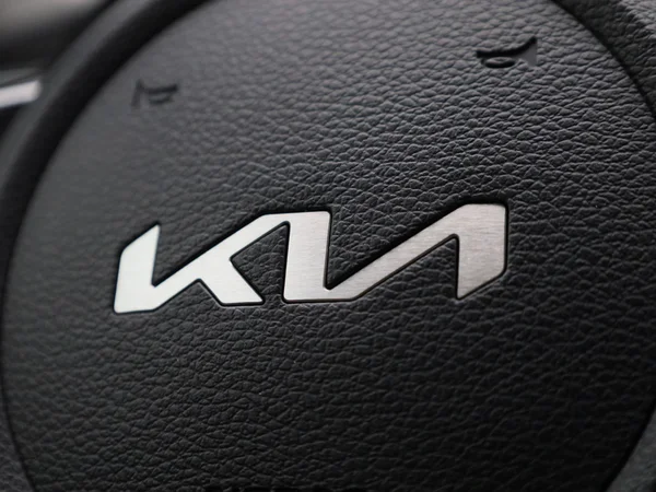 Kia XCeed (2023) — foto 21 van 41