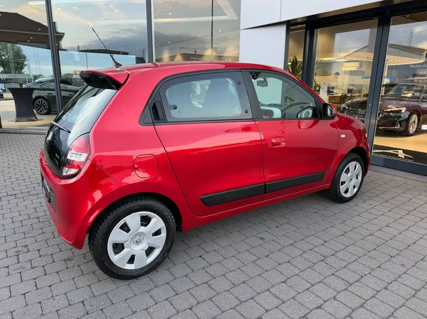 Renault Twingo (2015) — foto 8 van 18