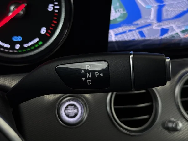 MERCEDES E 300 (2020) — foto 4 van 31