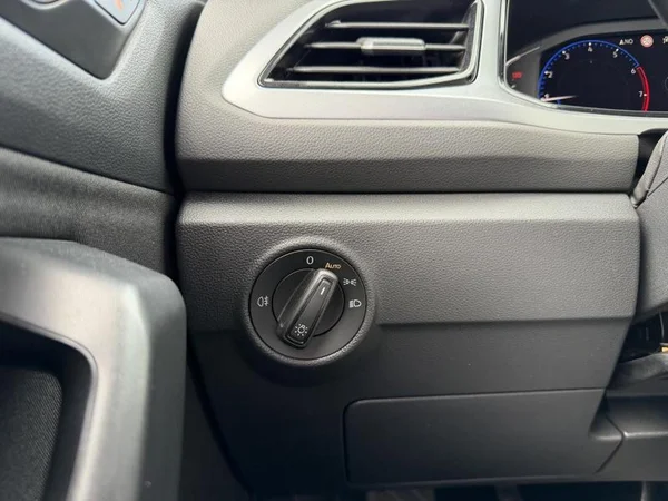 VOLKSWAGEN T-Roc (2022) — foto 13 van 29