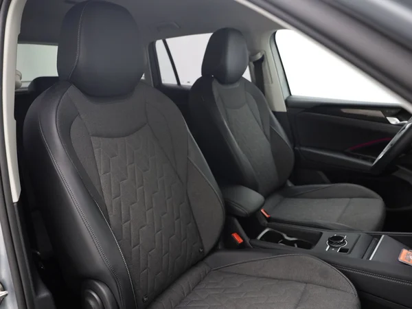 VOLKSWAGEN Tiguan (2024) — foto 7 van 20