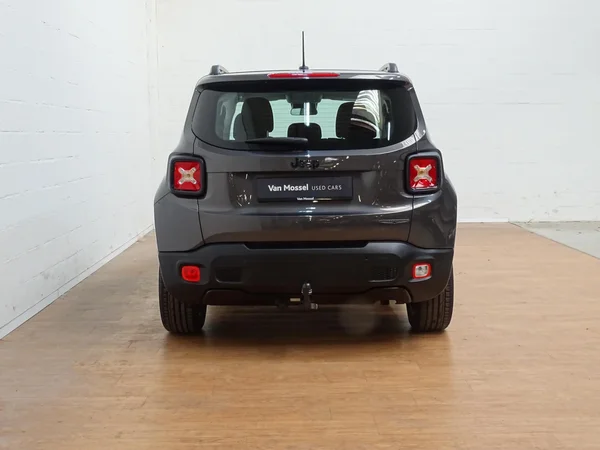 Jeep Renegade (2018) — foto 2 van 27