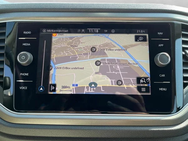 VOLKSWAGEN T-Roc (2021) — foto 18 van 22