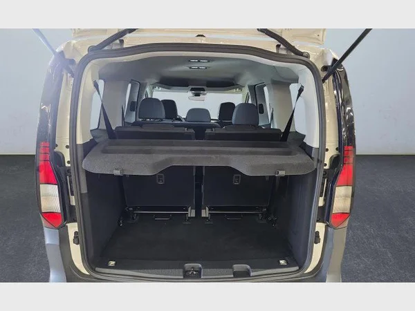 Volkswagen Caddy Maxi (2022) — foto 22 van 30
