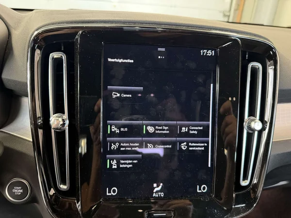 Volvo XC40 (2022) — foto 6 van 21