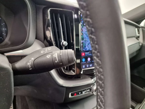 Volvo XC60 (2021) — foto 7 van 17