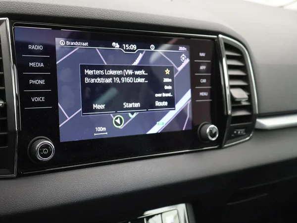 SKODA Karoq (2020) — foto 8 van 23
