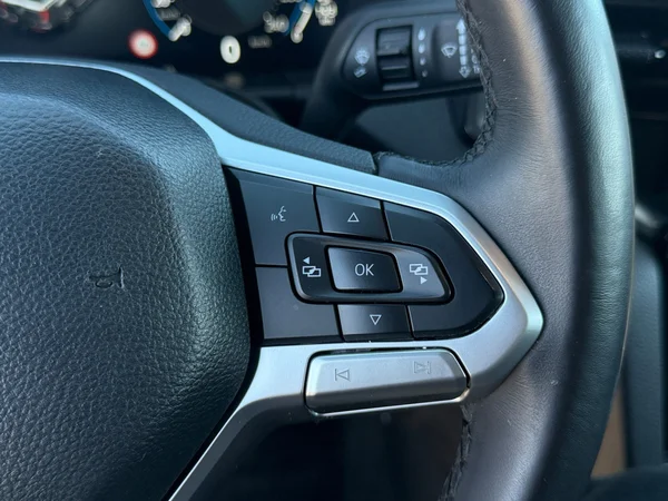 VOLKSWAGEN Amarok Double Cab (2025) — foto 13 van 24