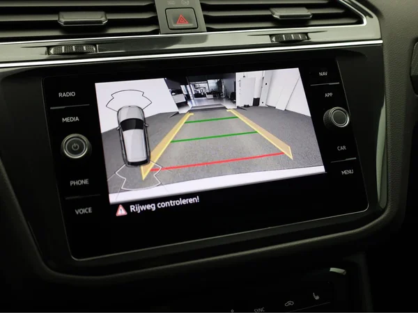 VOLKSWAGEN Tiguan eHybrid (PHEV) (2022) — foto 14 van 22