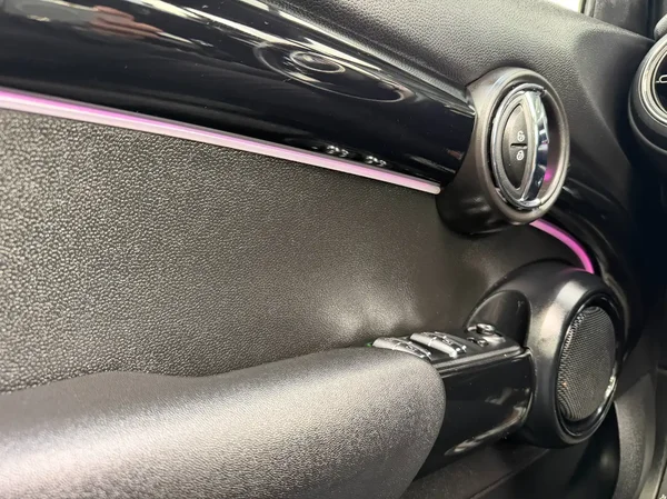 Mini Cooper (2021) — foto 8 van 25