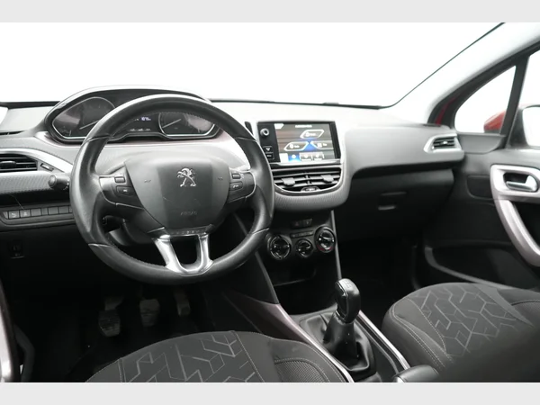 PEUGEOT 2008 (2014) — foto 6 van 20