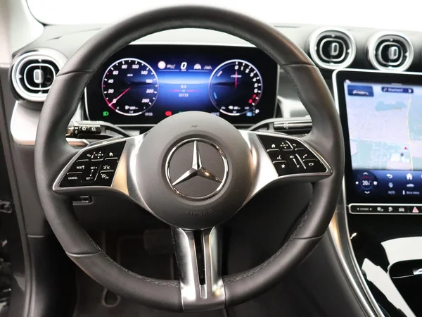 Mercedes-Benz GLC (2025) — foto 10 van 30