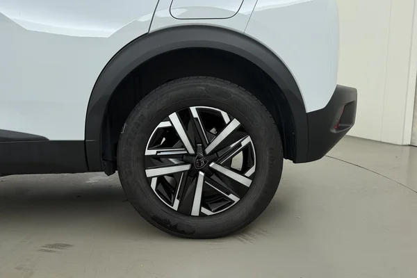 Peugeot 2008 (2025) — foto 13 van 16