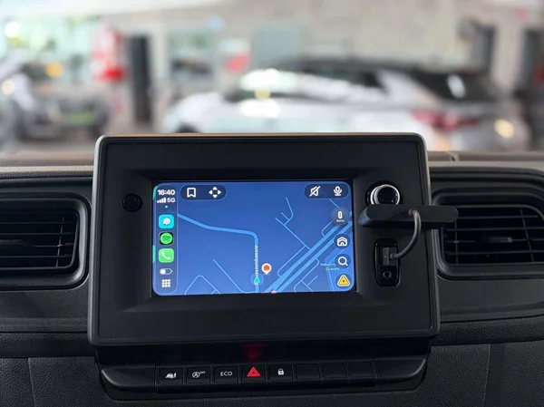 Renault Master (2021) — foto 3 van 16