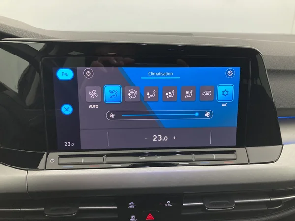 VOLKSWAGEN Golf Variant VIII (2021) — foto 17 van 36