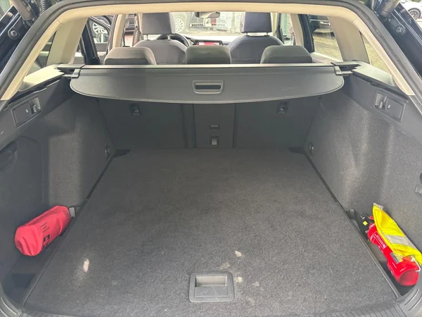 VOLKSWAGEN Golf Variant VIII Dsl (2023) — foto 13 van 24