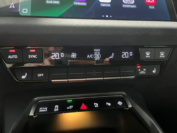 AUDI A3 Sportback PHEV (2025) — foto 14 van 24