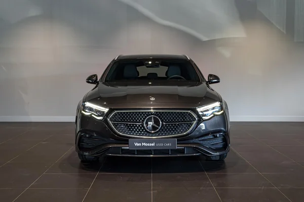 Mercedes-Benz E-Klasse (2024) — foto 12 van 46