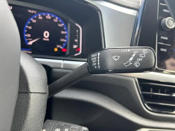 VOLKSWAGEN T-Roc (2022) — foto 20 van 31