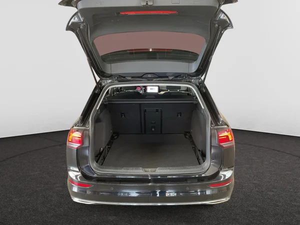 VOLKSWAGEN Golf VIII SW (2024) — foto 13 van 22