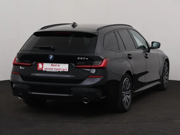 BMW 330 (2022) — foto 23 van 32