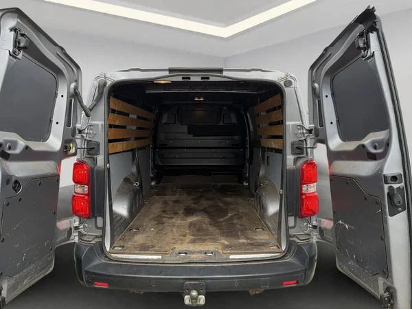 Opel Vivaro (2020) — foto 14 van 16