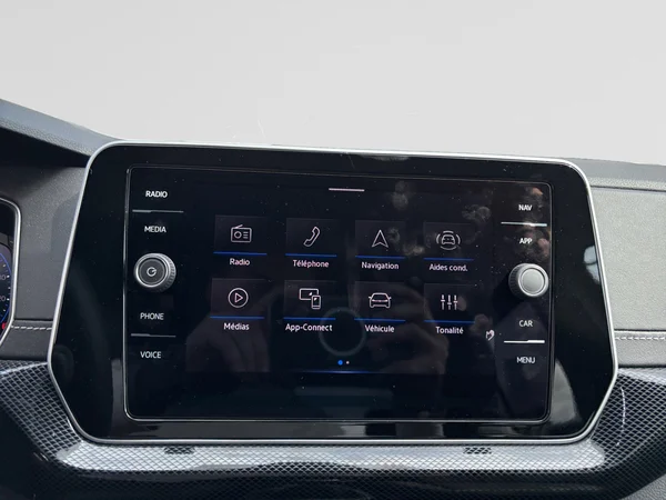 VOLKSWAGEN T-Cross (2024) — foto 2 van 22