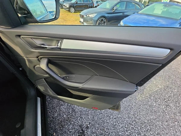 SKODA Kodiaq (2023) — foto 9 van 24