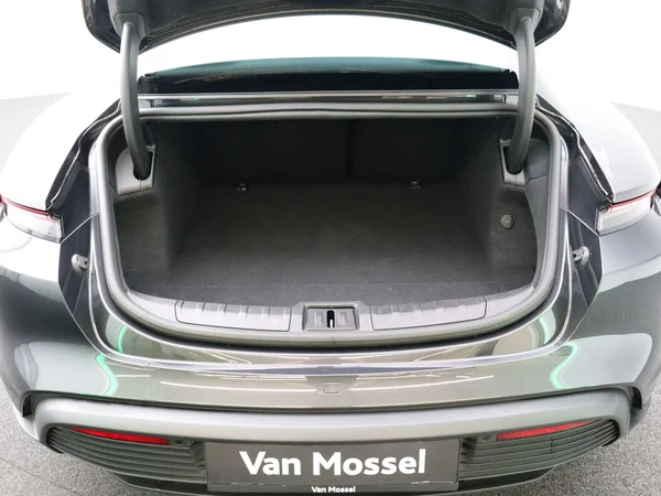 Porsche Taycan (2022) — foto 24 van 38