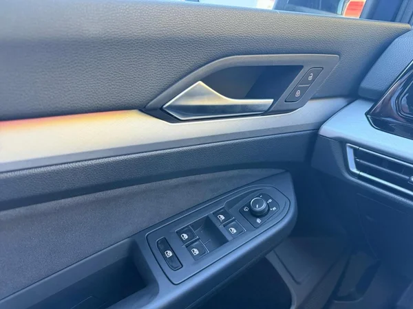 VOLKSWAGEN Golf VIII (2024) — foto 9 van 21