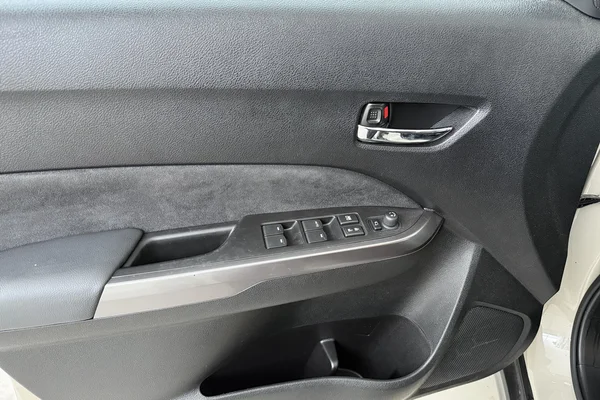 Suzuki Vitara (2024) — foto 8 van 16