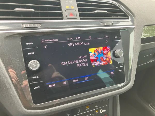 VOLKSWAGEN Tiguan eHybrid (PHEV) (2023) — foto 14 van 24