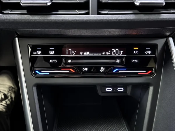 VOLKSWAGEN Polo (2022) — foto 7 van 17